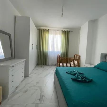 Beachside Charm Apartament *