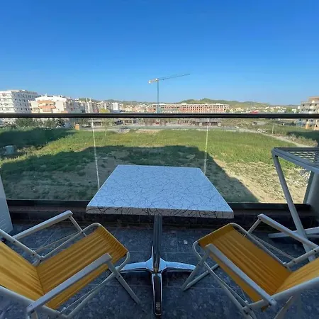 Apartament Beachside Charm *